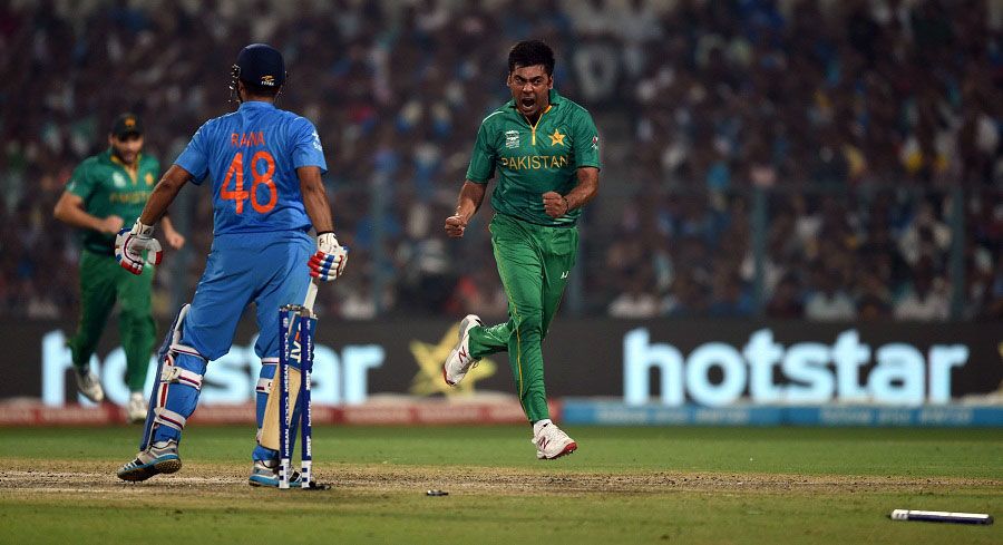 Mohammad Sami removed Suresh Raina for a first-ball duck