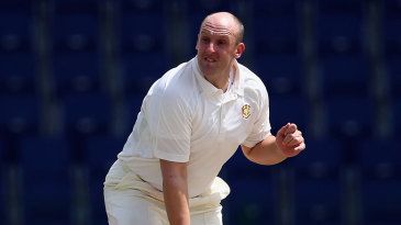 Yasir signing sees Tredwell looking for move