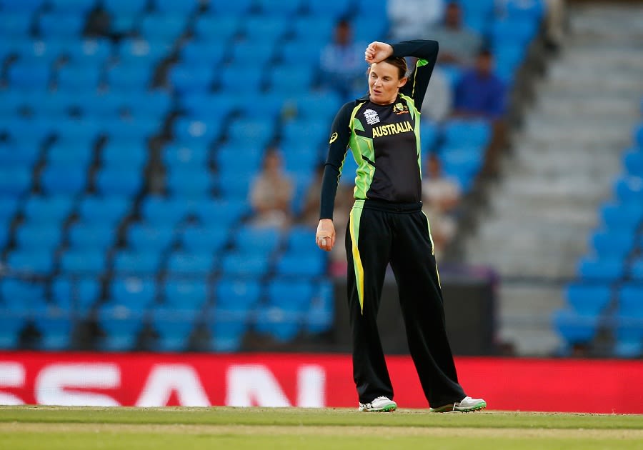 Erin Osborne leaked 23 runs in her 3.2 overs