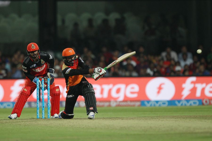 Ashish Reddy executes the slog sweep