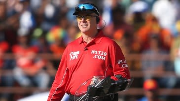 Umpire Bruce Oxenford calls time on 15-year international career