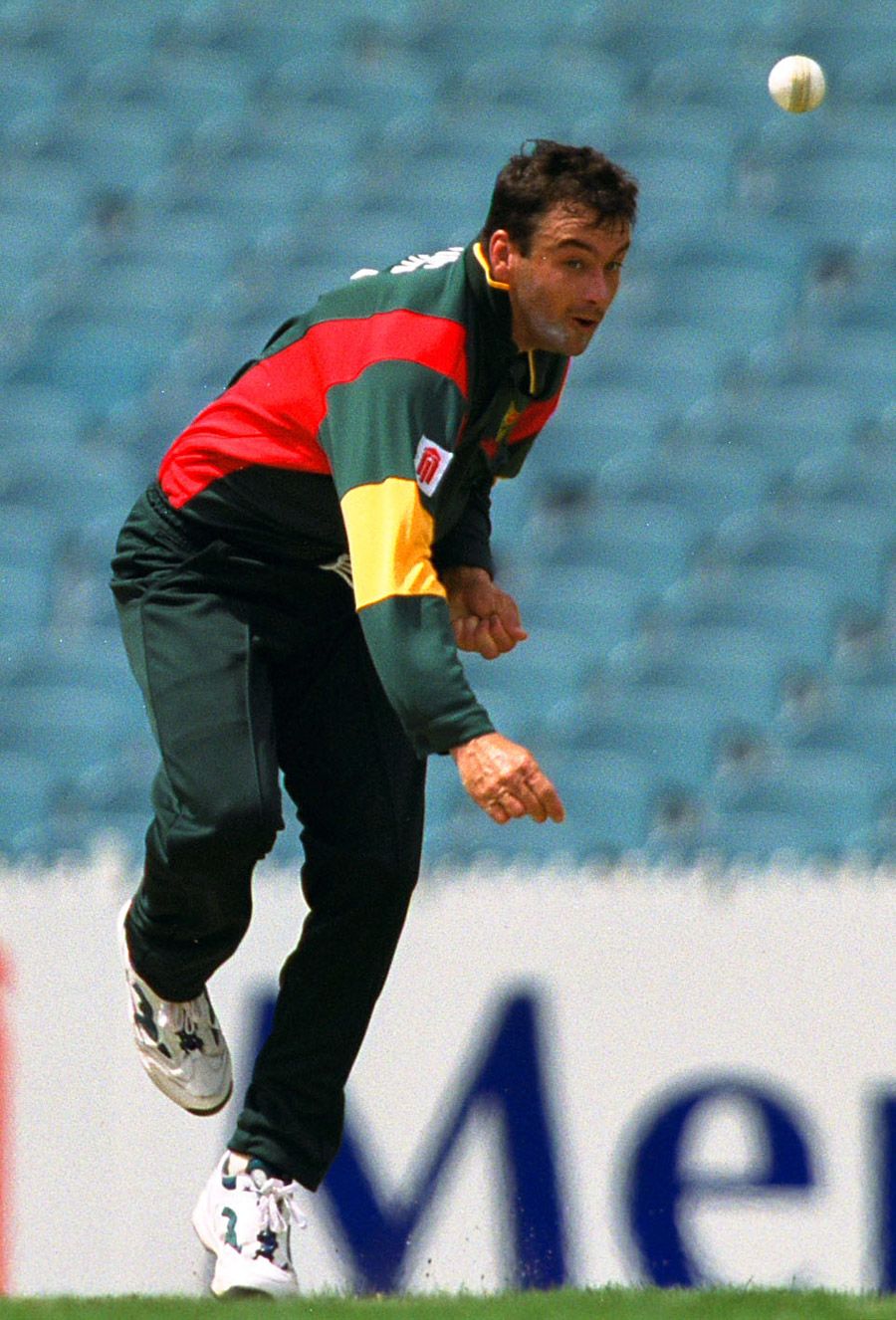 Shaun Young bowls