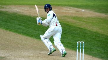 Essex go top in spite of record resistance from Northeast and Tredwell
