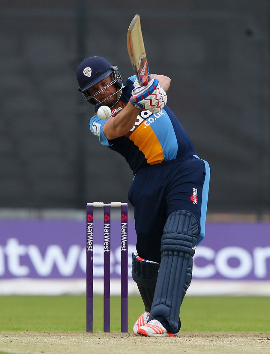 Wes Durston gave Derbyshire's chase a rapid start
