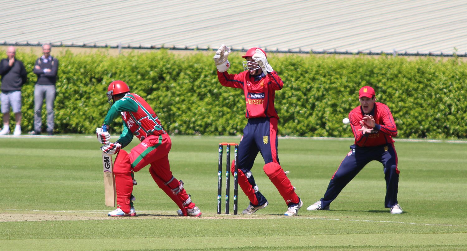 Anthony Hawkins-Kay takes the catch of Noorul Riaz at slip