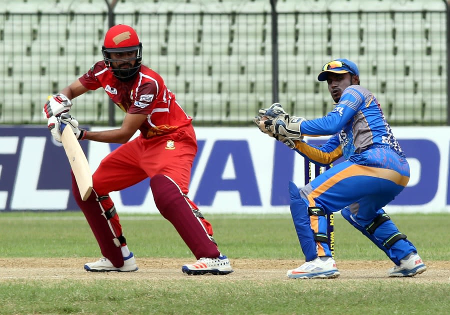 Irfan Sukkur steers one down to third man