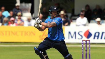 Matt Coles joins County Champions Essex