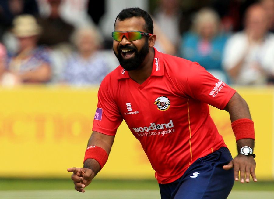 Azhar Zaidi took three Kent wickets