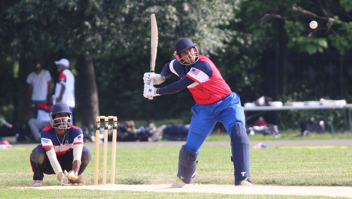 Srini Santhanam winds up to club a full toss