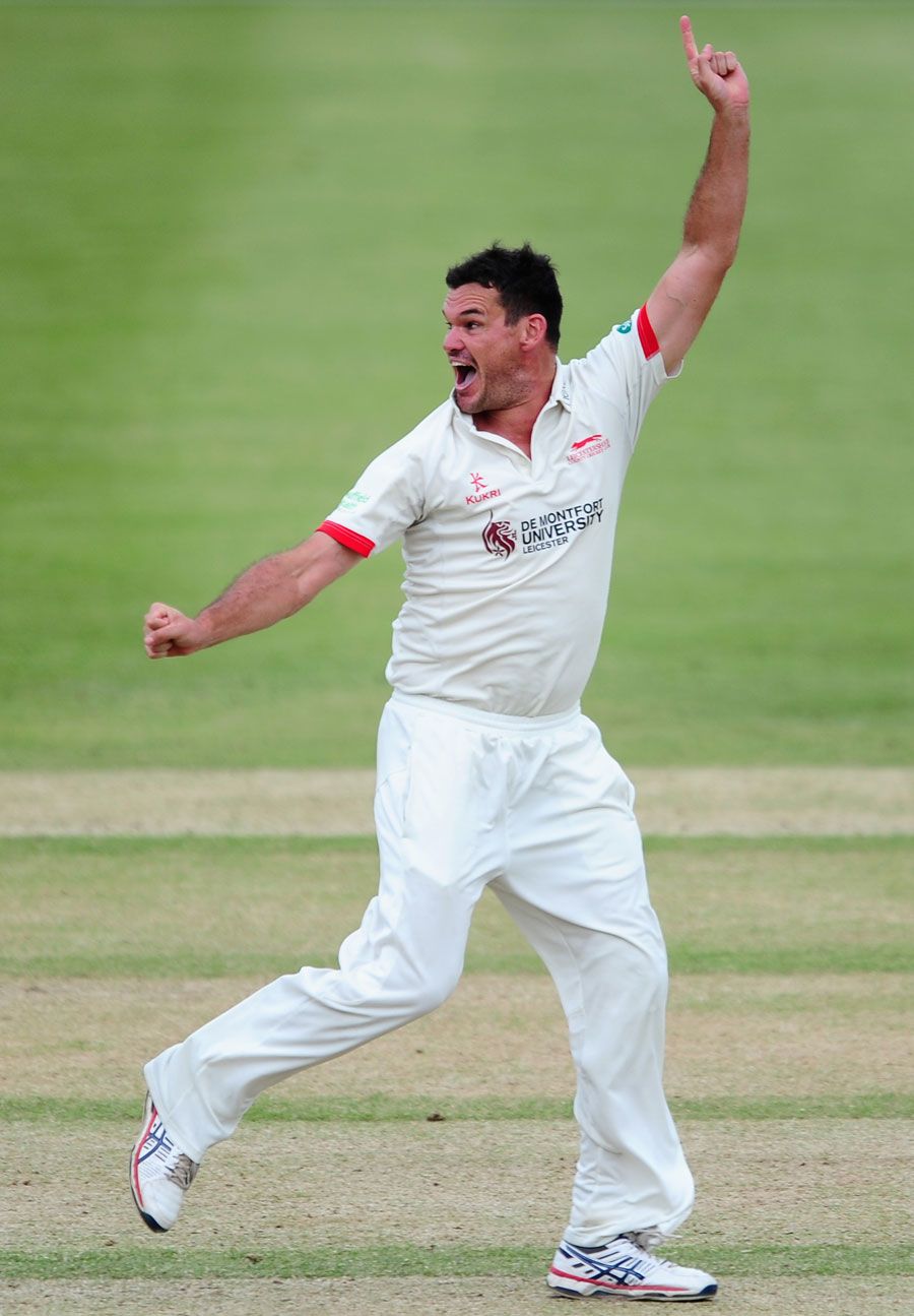 Clint McKay appeals unsuccessfully for a wicket