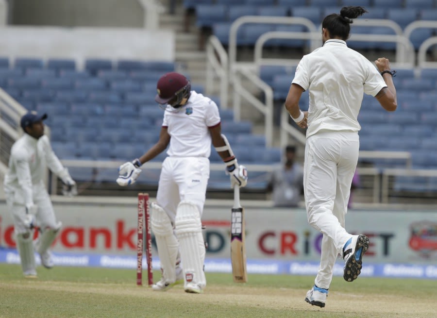 Ishant Sharma removed Rajendra Chandrika before rain interrupted play