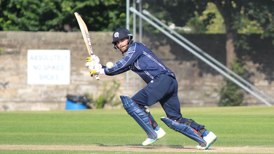 Preston Mommsen flicks behind square during his unbeaten 80