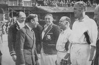 The King meets Old England players at The Oval