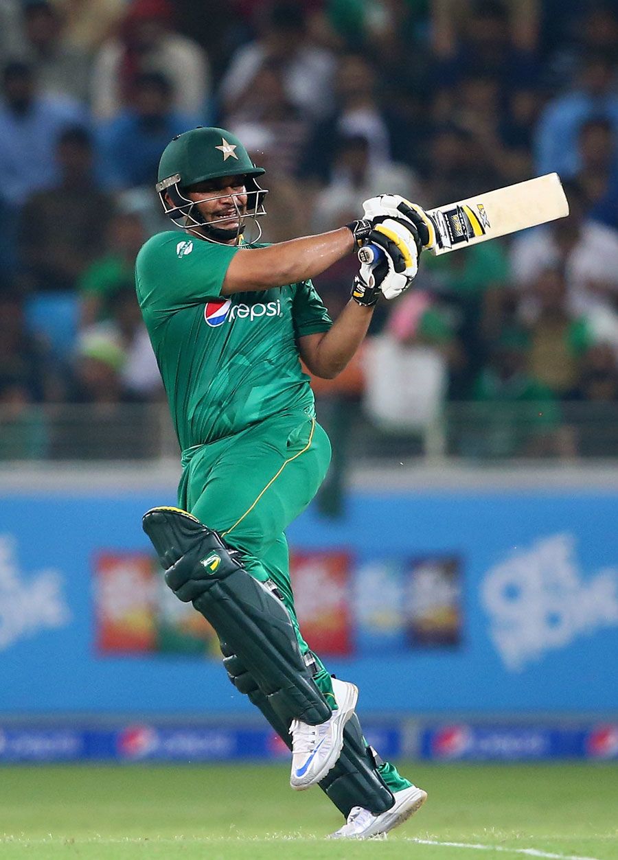 Khalid Latif pulls one fine