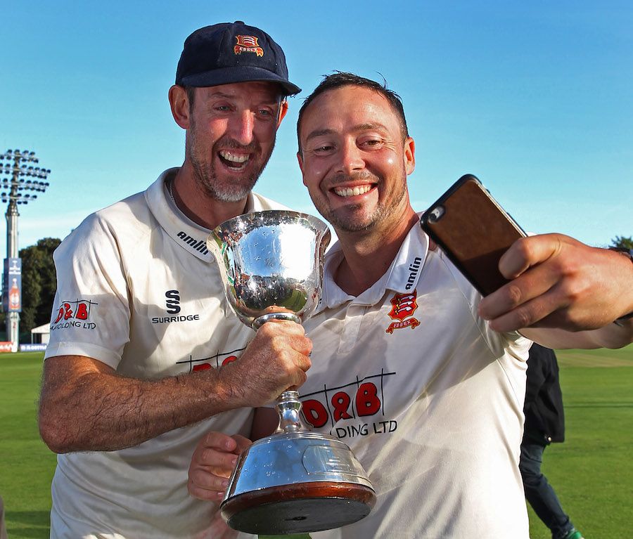 Time for a selfie: Graham Napier, David Masters and the Division Two trophy