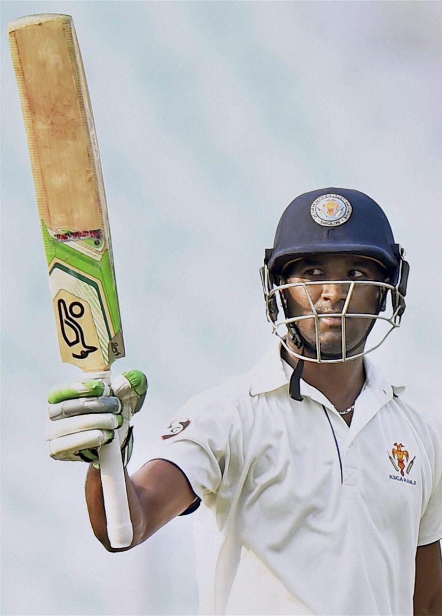 CM Gautam celebrates his fifty