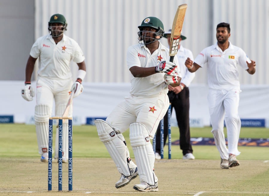 Tino Mawoyo top-edges a pull off debutant Lahiru Kumara