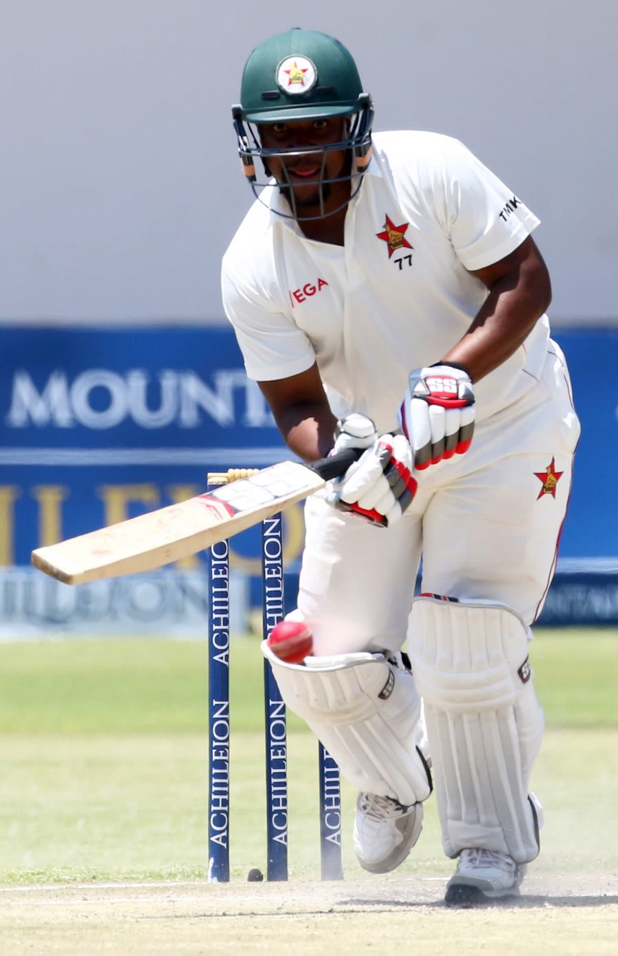 Tino Mawoyo made 37 off 85 balls