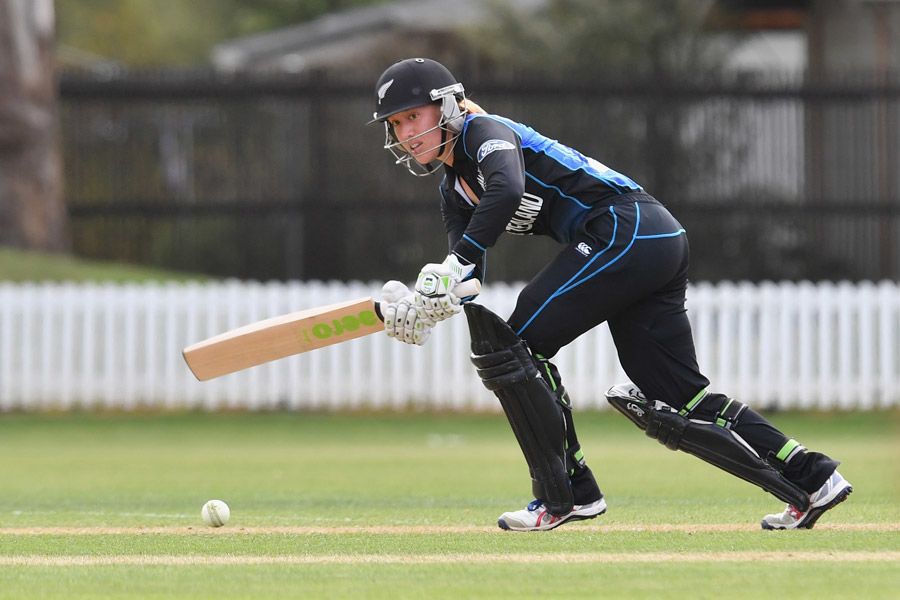 Sam Curtis flicks on to the legside