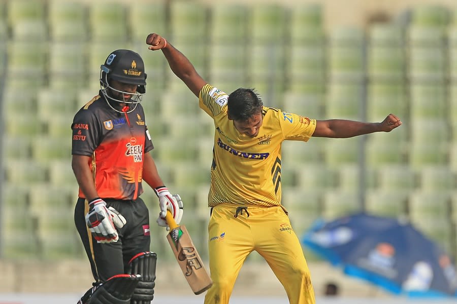 Abul Hasan took his maiden T20 five-wicket haul
