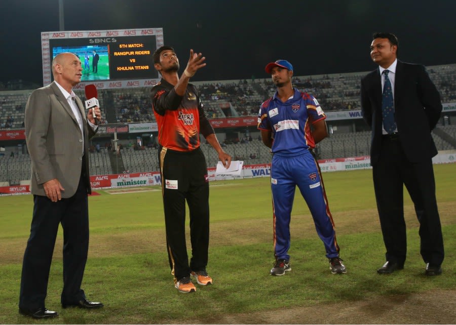 Mahmudullah and Naeem Islam at the toss