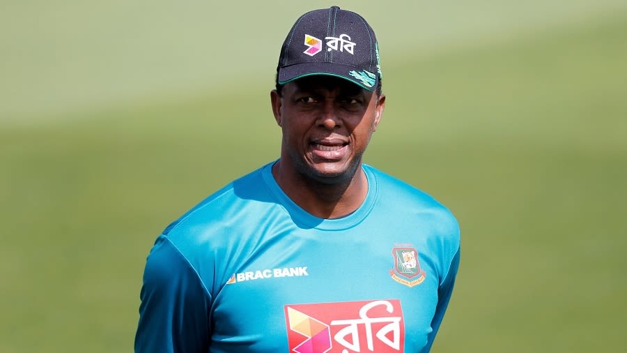 Walsh named Zimbabwe's bowling consultant for T20 World Cup
