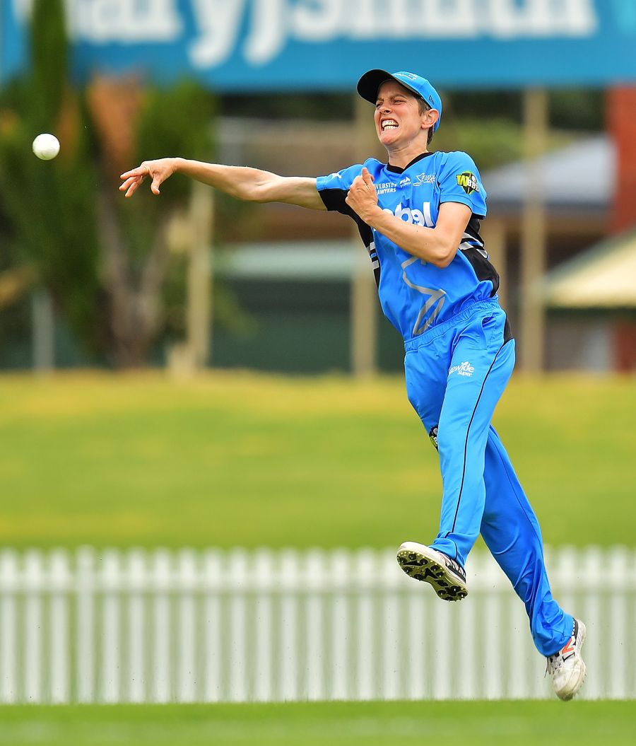Sarah Elliot puts in a throw from the deep