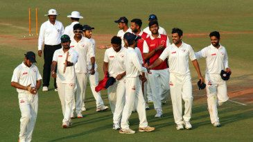Gujarat, Kerala through to quarters after bonus-point wins