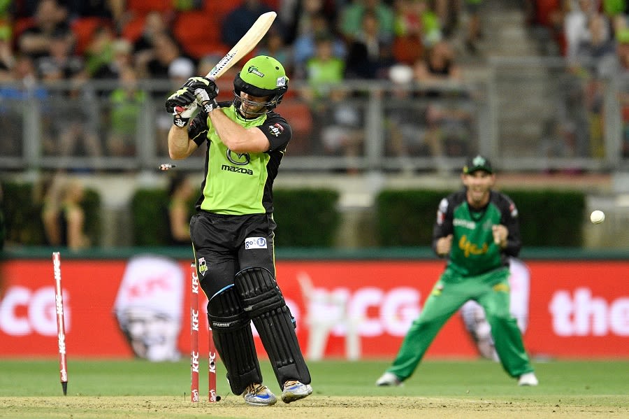 Aiden Blizzard is bowled by Ben Hilfenhaus
