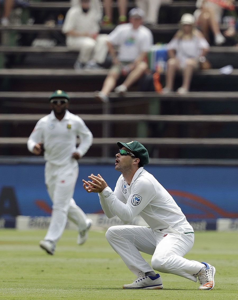 Stephen Cook steadies under a catch