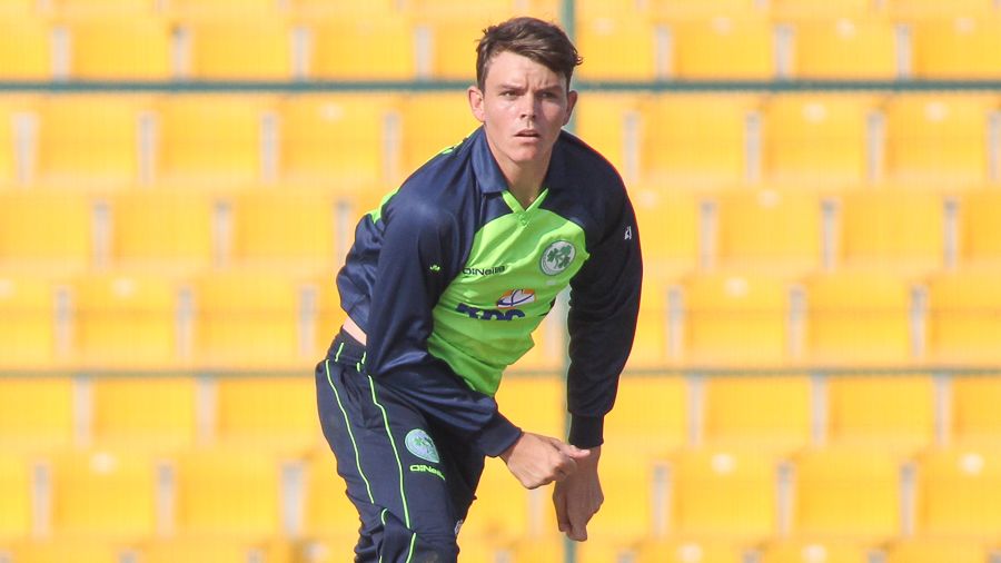 Jacob Mulder finished another impressive spell with 2 for 27