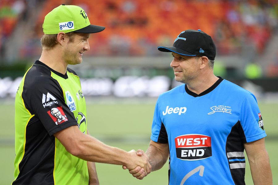 Shane Watson and Brad Hodge shake hands