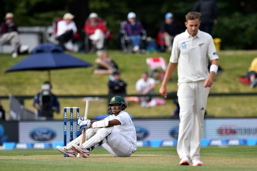 Tim Southee forced Kamrul Islam Rabbi off his feet