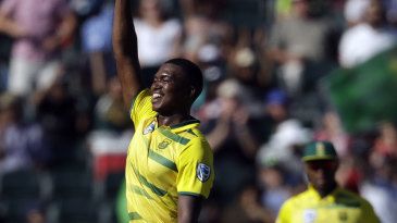 First win in twelve Sunfoil games as Titans trounce Lions