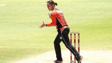 Scorchers make light work of Heat in semi-final