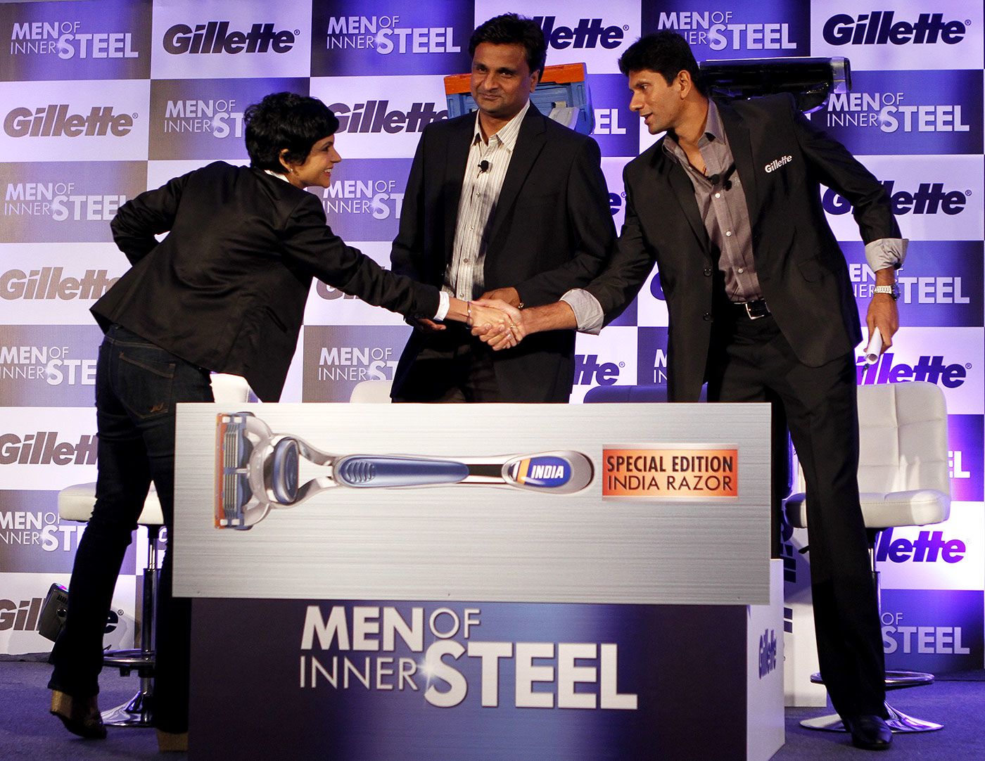 Actor Mandira Bedi with former Indian fast bowlers Javagal Srinath (centre) and Venkatesh Prasad at a product launch
