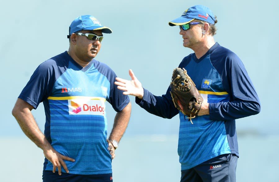 Coach Graham Ford and manager Asanka Gurusinha have a chat