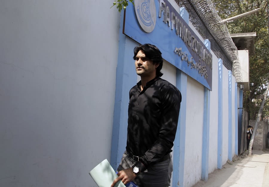 Mohammad Irfan appears at the Federal Investigation Authority to record his statements