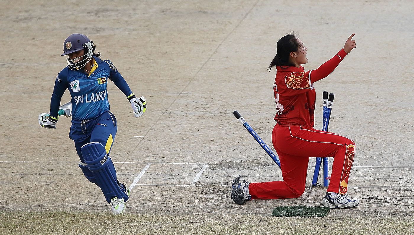 Yu Miao appeals for the wicket of Eshani Lokusuriyage