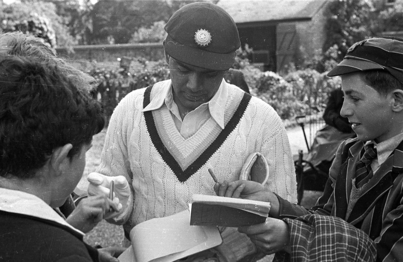 BB Nimbalkar gives a few autographs