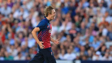 Pop goes the cricketer