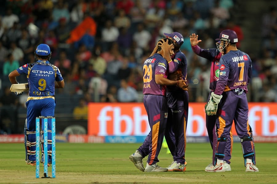 Rajat Bhatia picked up two wickets in the middle overs