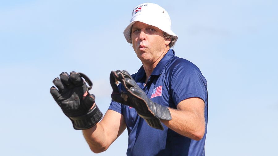 Peter Anderson keeps a keen eye on wicketkeeping technique