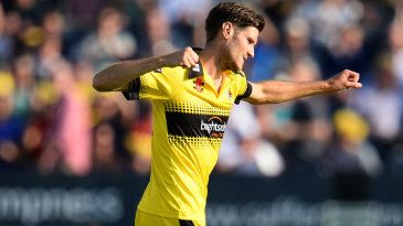 Gloucestershire claim last-eight spot but Surrey left hoping