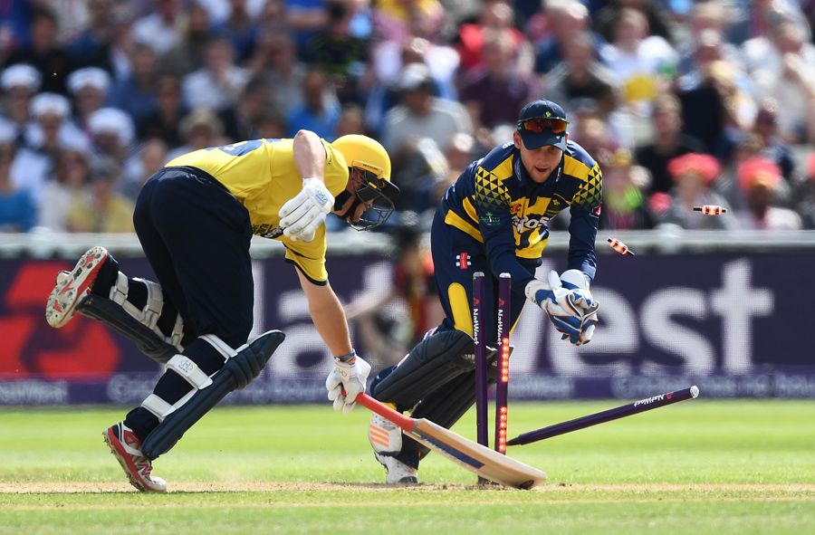 Aaron Thomason is run out by Chris Cooke