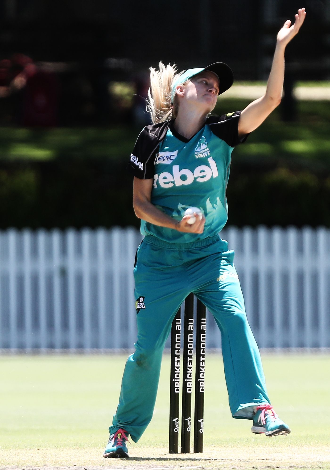 Jemma Barsby bowls