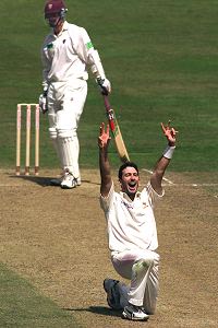 Damien Fleming dismisses Keith Parsons of Somerset