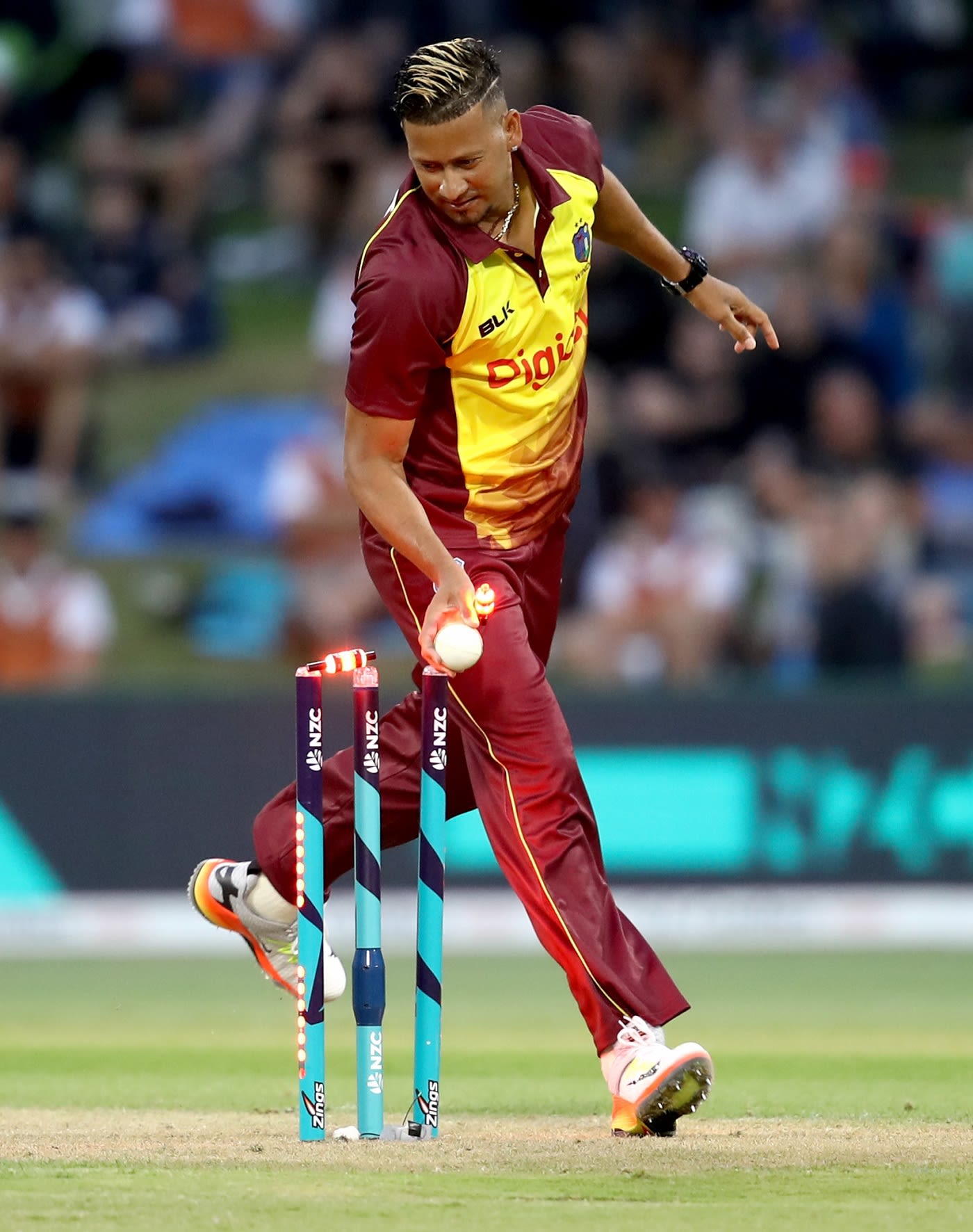 Rayad Emrit ran out Anaru Kitchen on T20I debut