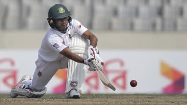Abahani move within one win of 19th DPL title
