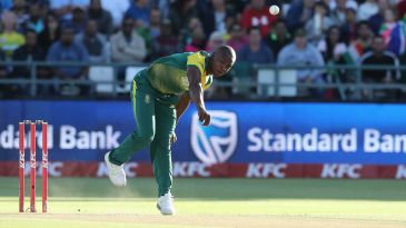 SA bowling coach Charl Langeveldt and seamer Junior Dala to miss SL tour